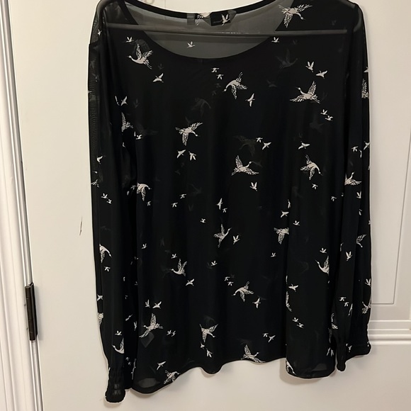 Sheer flying cranes top 😍 - Picture 6 of 6